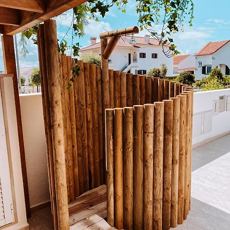 Captain Cook Ahoy Praia da Lourinhã