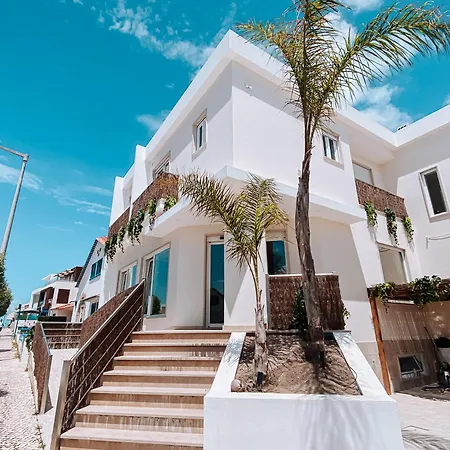 Captain Cook Ahoy Praia da Lourinhã