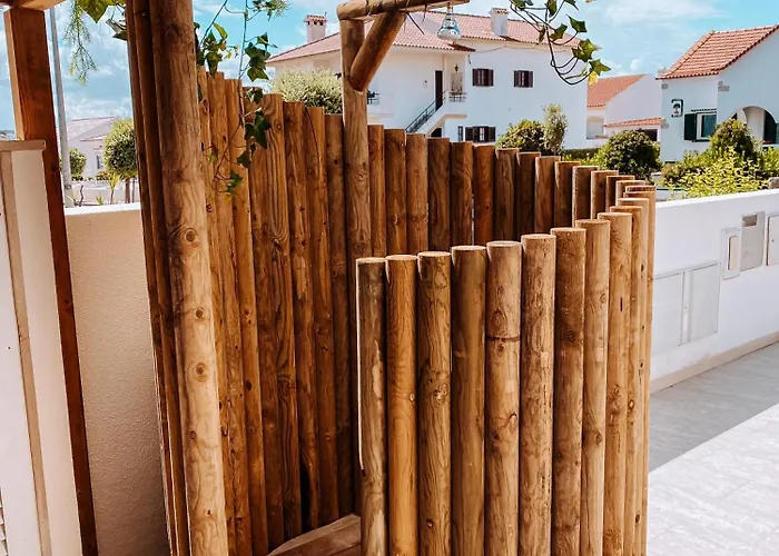 Captain Cook Ahoy Praia da Lourinha