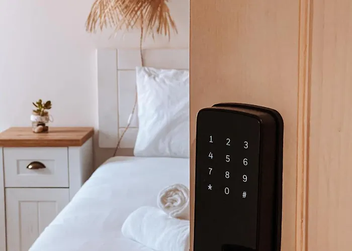 Captain Cook Ahoy Praia da Lourinha