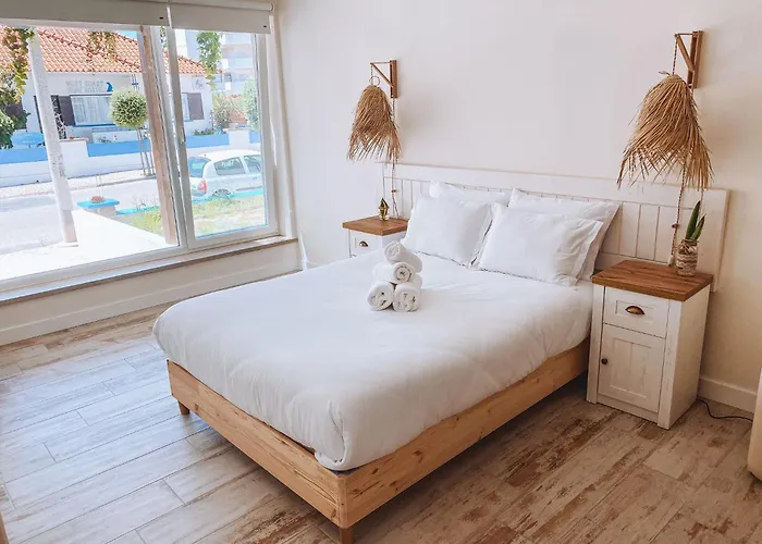 Captain Cook Ahoy Praia da Lourinha