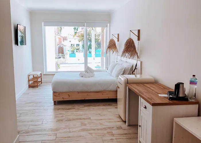 Captain Cook Ahoy * Praia da Lourinha